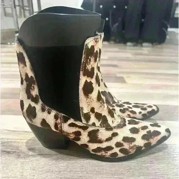 Matisse Anthropologie Golden Gate Calf Hair Boots in Snow Leopard - Picture 6 of 11